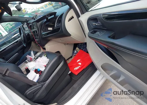 2017 Dodge Grand Caravan Sxt z USA, uszkodzony, nr VIN 2C4RDGCG1HR799754